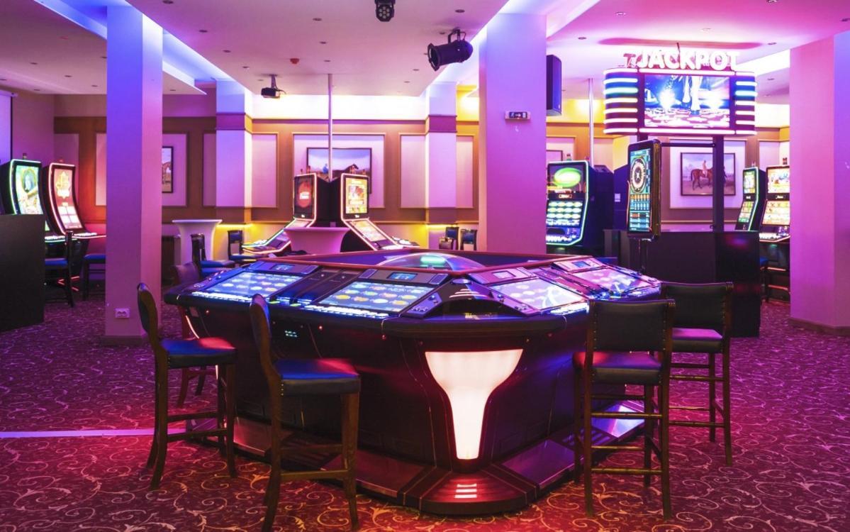 Hotel Orpheus - Casino And Spa Pamporovo Exterior photo